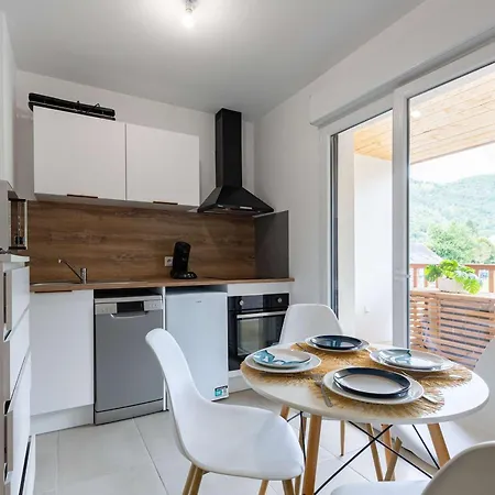 T2 Avec Terrasse, Climatisation Et Parking - Saint-lary - Fr-1-296-524 * Sailhan