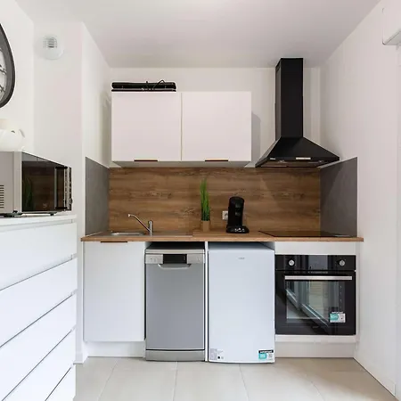 T2 Avec Terrasse, Climatisation Et Parking - Saint-lary - Fr-1-296-524 公寓