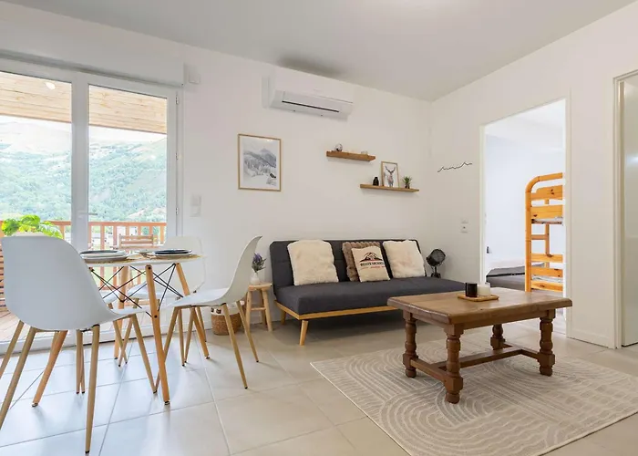 T2 Avec Terrasse, Climatisation Et Parking - Saint-lary - Fr-1-296-524 *