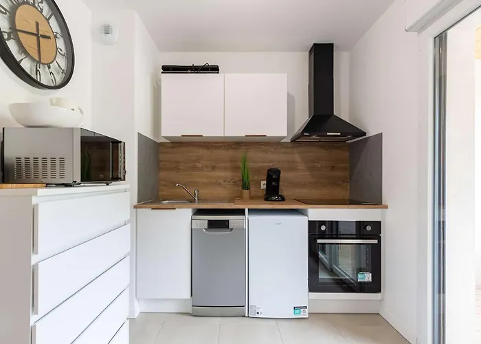 T2 Avec Terrasse, Climatisation Et Parking - Saint-lary - Fr-1-296-524 アパート